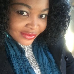 Meet your Posher, Titi